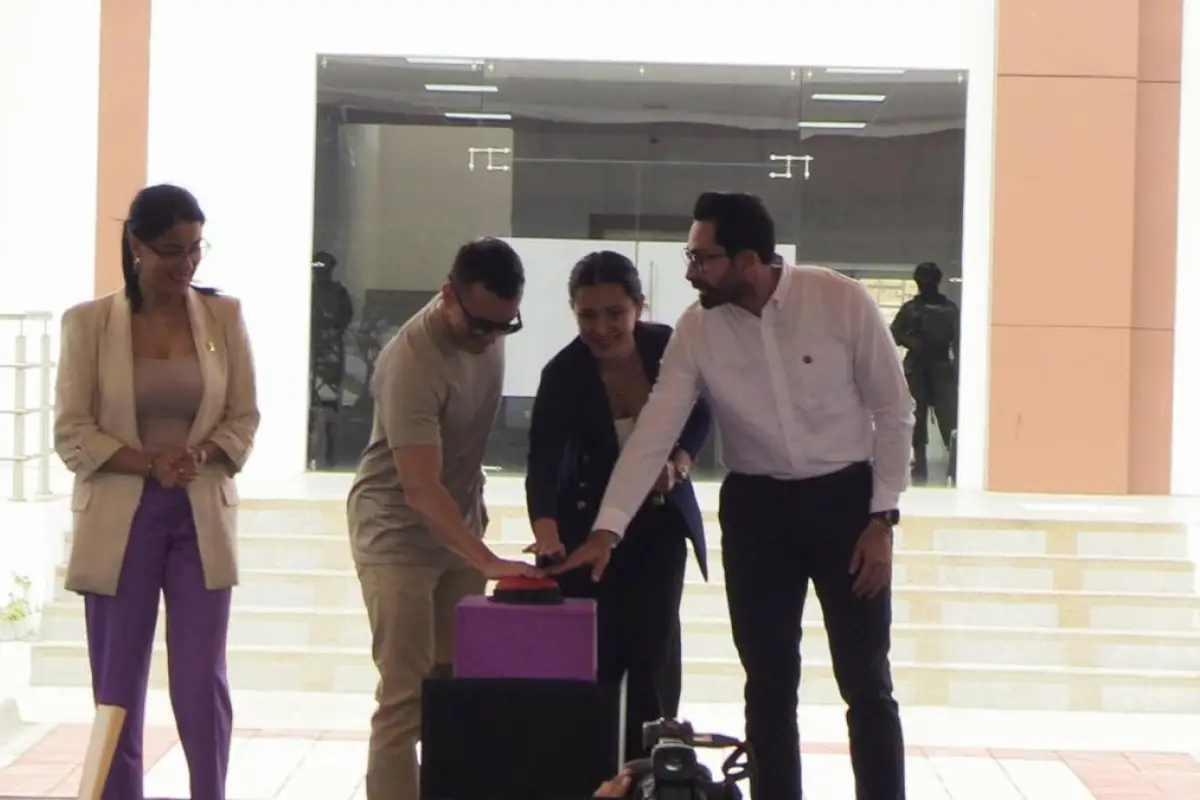 La Universidad Técnica de Manabí (UTM) recibe la nueva infraestructura de la facultad de posgrados en Portoviejo.