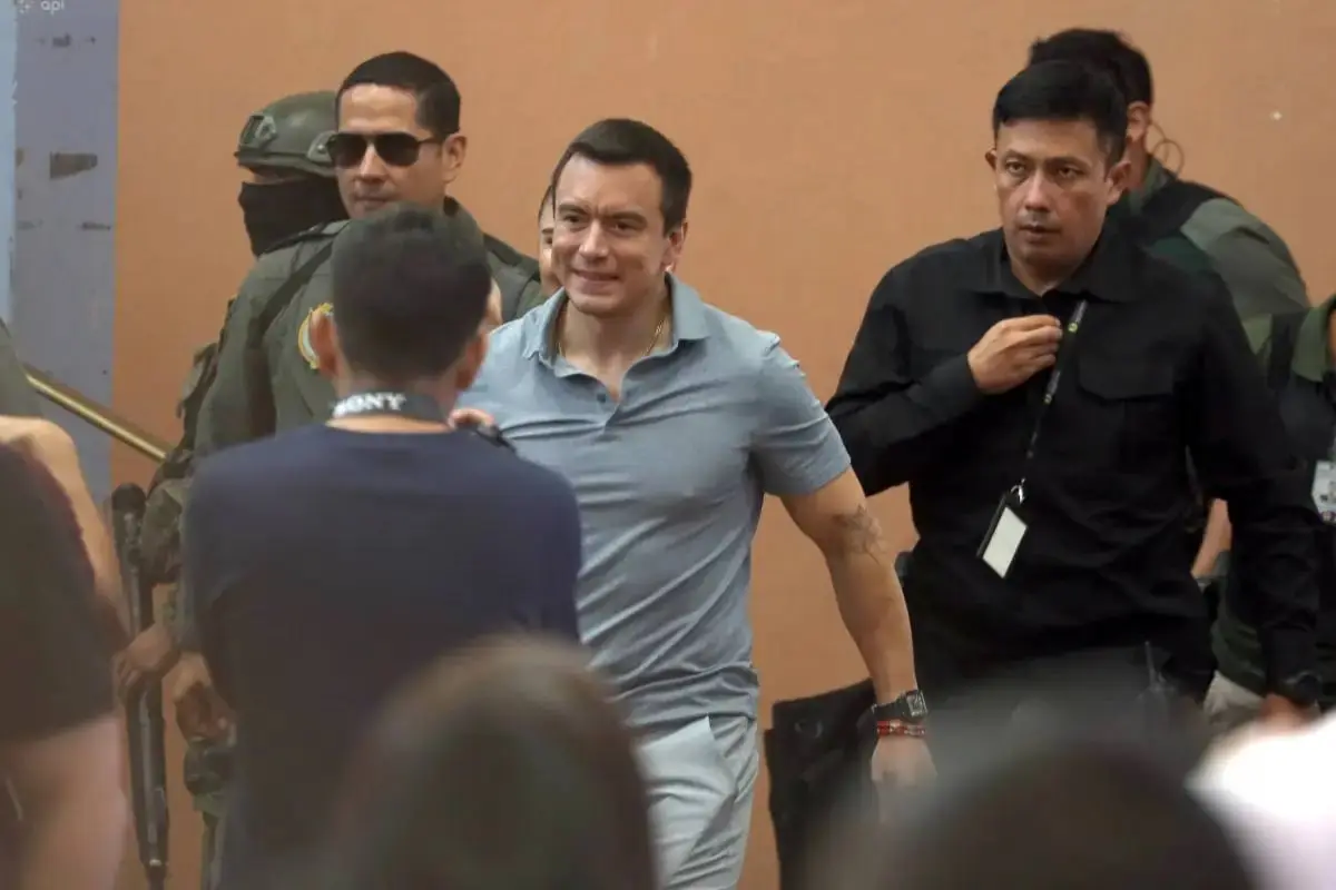 El presidente Daniel Noboa durante una visita en Cuenca. , API