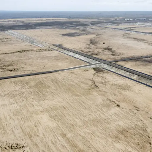 Daniel Noboa construirá viviendas de interés social y paneles solares donde se proyectó la Refinería del Pacífico