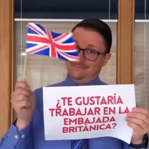 Estudiantes ecuatorianos pueden aplicar a pasantía pagada en la Embajada Británica
