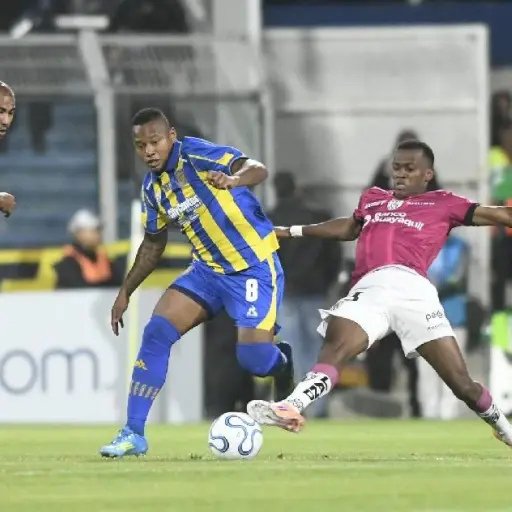 Independiente del Valle resistió con diez hombres ante Rosario Central en su debut de la Libertadores