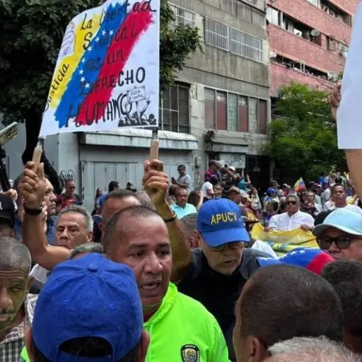 Venezuela: Protesta laboral por mejoras salariales terminó en enfrentamientos con la Policía