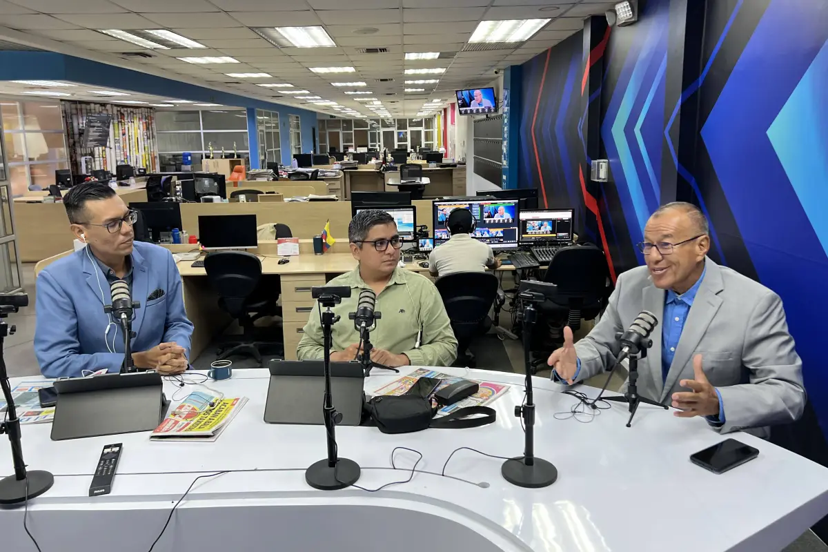 El consultor político analizó temas clave del contexto nacional durante el diálogo televisivo., Manavisión Plus.