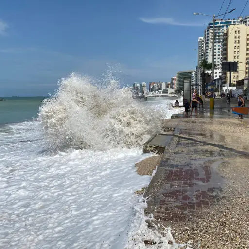 Oleaje del sur y aguaje pondrán en alerta a la costa ecuatoriana del 1 al 4 de mayo