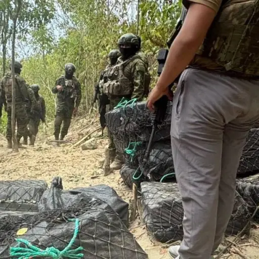 Operación “Feriado Sorpresa”: Fuerzas Armadas incautan 4.5 toneladas de droga en Manabí 