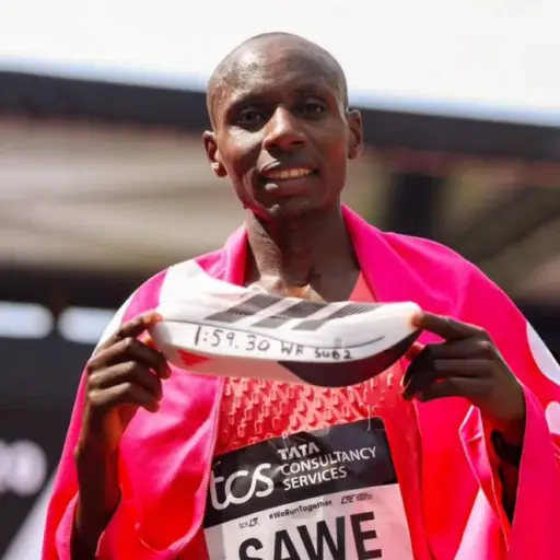 Sebastian Sawe rompe lo imposible y entra en la historia: Primer humano en completar una maratón en menos de dos horas 