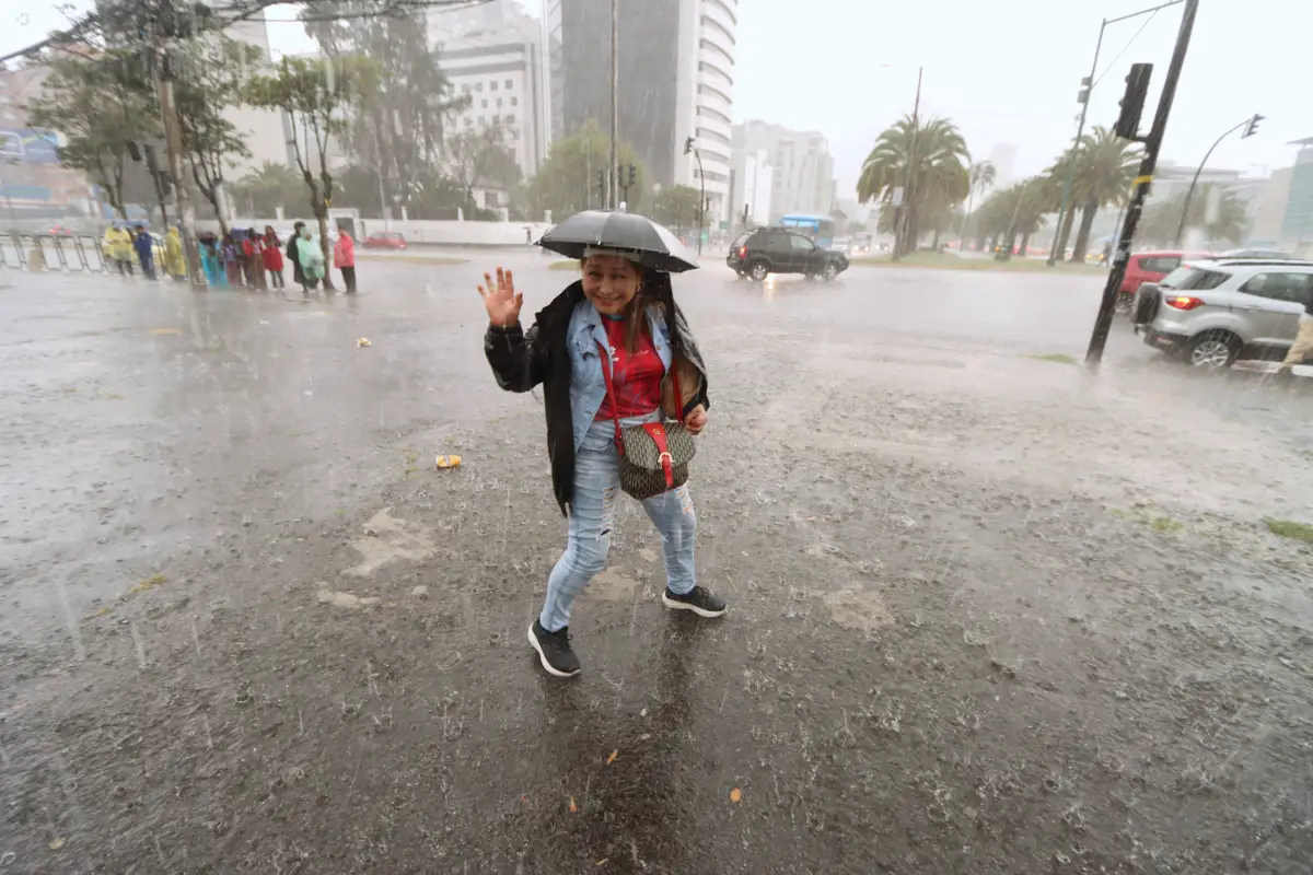 Durante el fin de semana en Quito, Ibarra y Tulcán se registraron fuertes lluvias y hubo hasta presencia de granizo., Foto:Apifoto