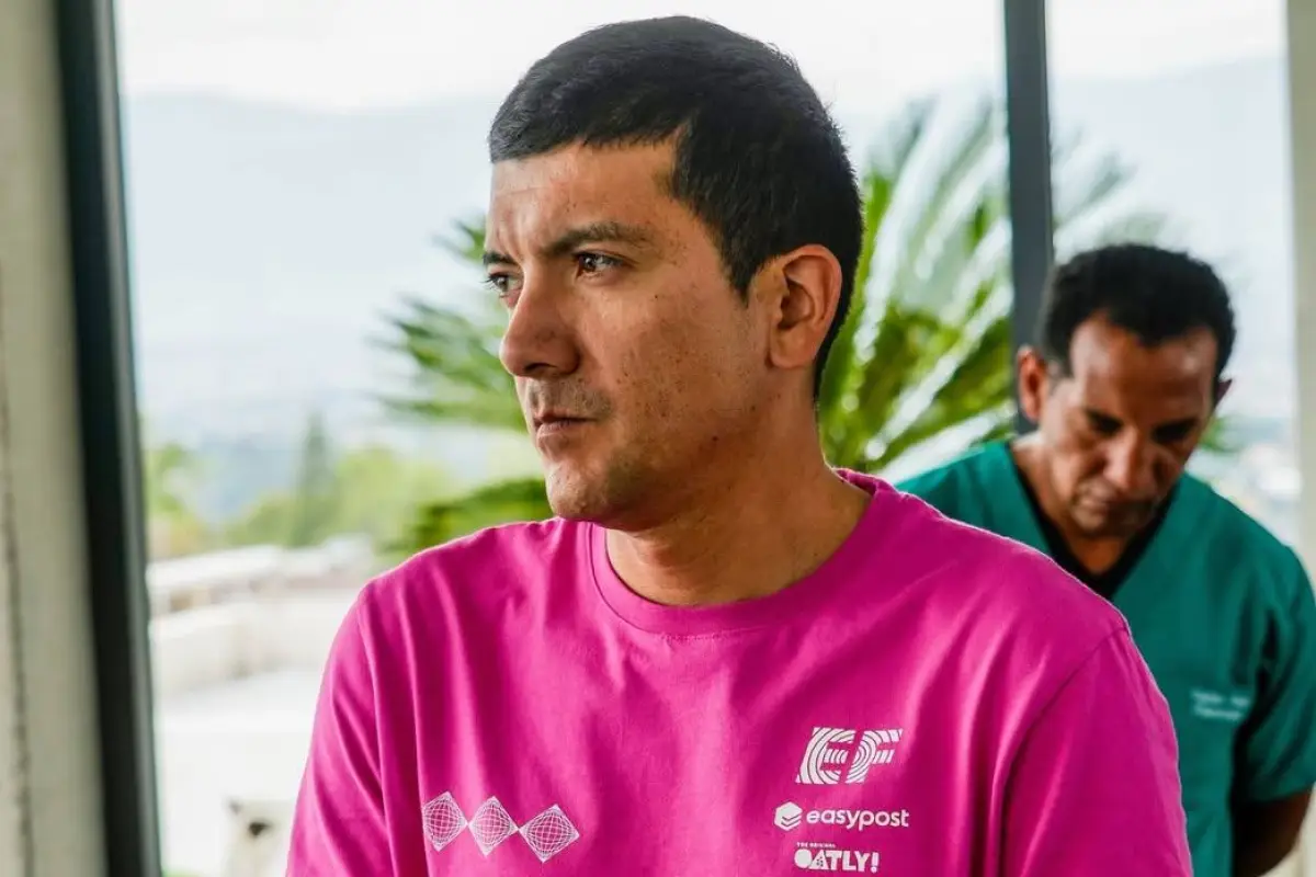 El ciclista ecuatoriano Richard Carapaz sería baja en el Giro de Italia