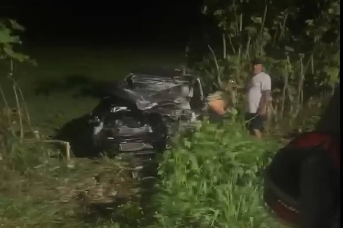 Los dos vehículos quedaron completamente destruidos tras el choque en la vía Santa Ana-Ayacucho., Foto: Cortesía