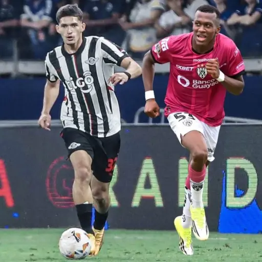 Independiente del Valle busca afianzarse en el liderato ante Libertad en Asunción