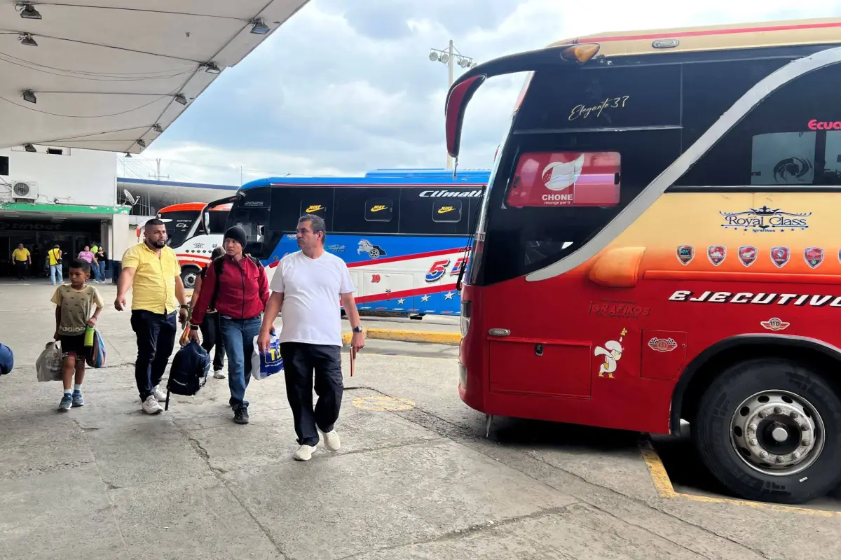 El precio del pasaje incluirá a la transportación intracantonal e interprovincial., El Diario