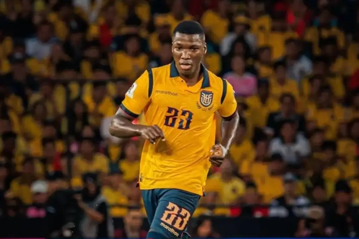 El volante ecuatoriano Moisés Caicedo espera resolución de la FIFA