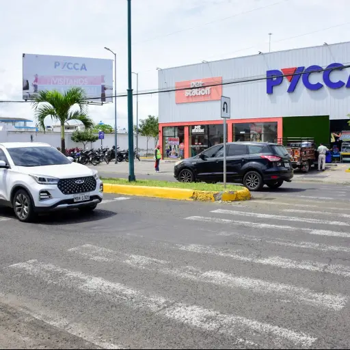 Peatones y transportistas reportan deterioro de la señalética horizontal en vías de Portoviejo