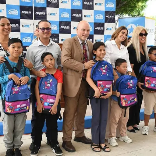 Municipio de Guayaquil inicia entrega de 103.000 kits escolares en programa Edúcate Guayaquil