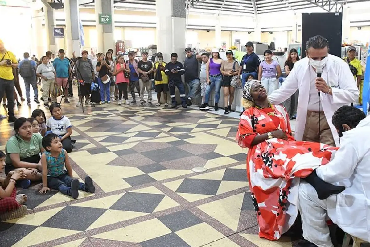 Municipio impulsa presentaciones teatrales en mercados populares de Guayaquil