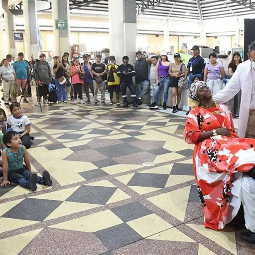 Mercados de Guayaquil se convierten en escenarios culturales con adaptación de Baldomera