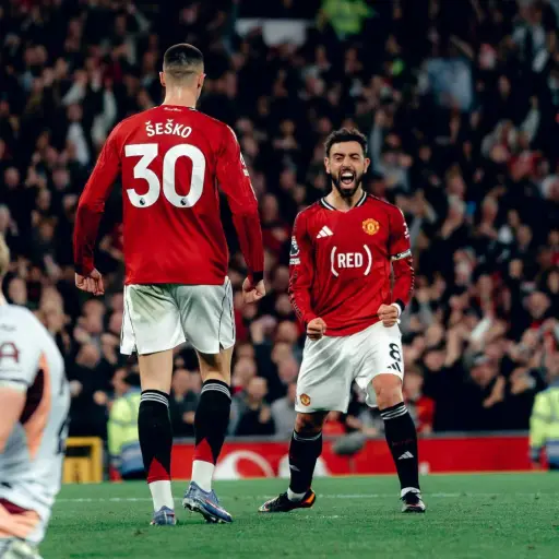 Manchester United logra victoria clave ante Brentford con goles de Casemiro y Sesko  
