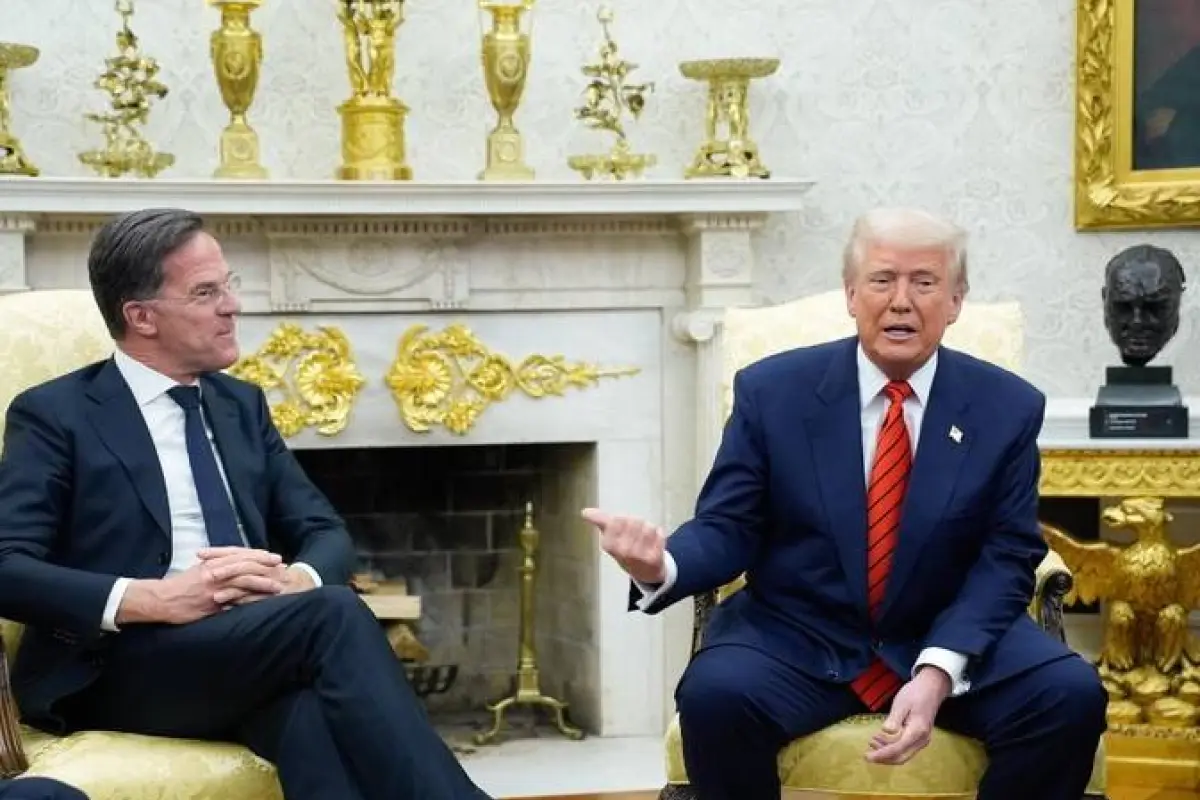 El presidente Donald Trump (der) confirmó la regua depaz,durante tres semanas más entre Líbano e Israel., Foto: Casa Blanca