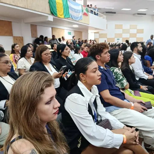 La VIII Cumbre Internacional de la Juventud reúne a líderes globales en Manta
