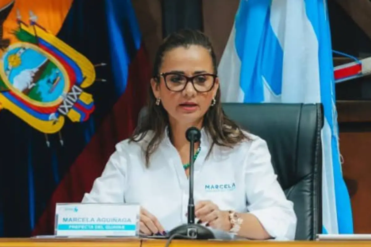 Marcela Aguiñaga descarta presiones políticas y confirma su renuncia a la Prefectura del Guayas por motivos familiares.