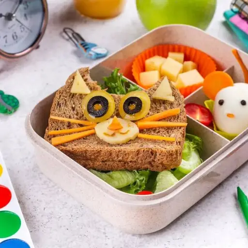 Qué alimentos incluir en la lonchera escolar para mejorar la nutrición infantil