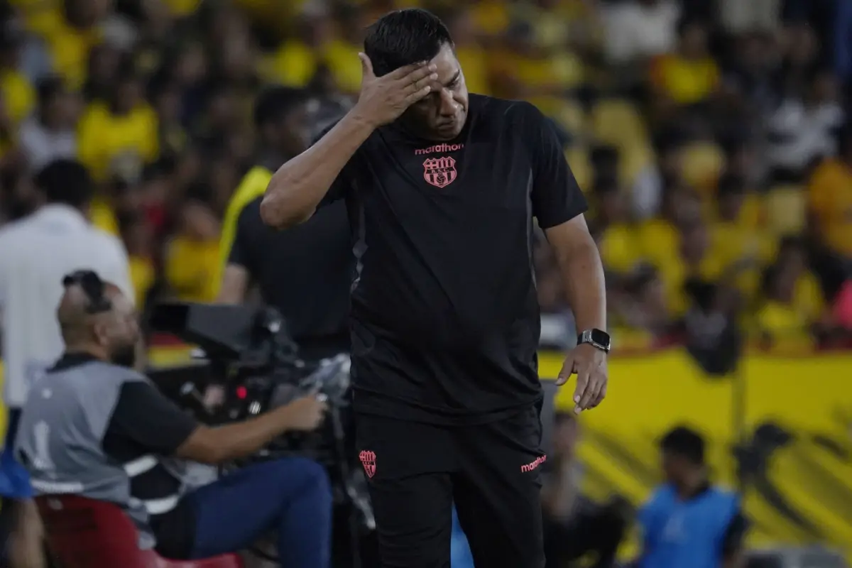 César Farías y Barcelona reciben fuertes multas económicas por Conmebol