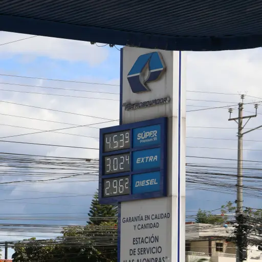 Transporte interprovincial enfrenta crisis por alza del diésel y caída de pasajeros
