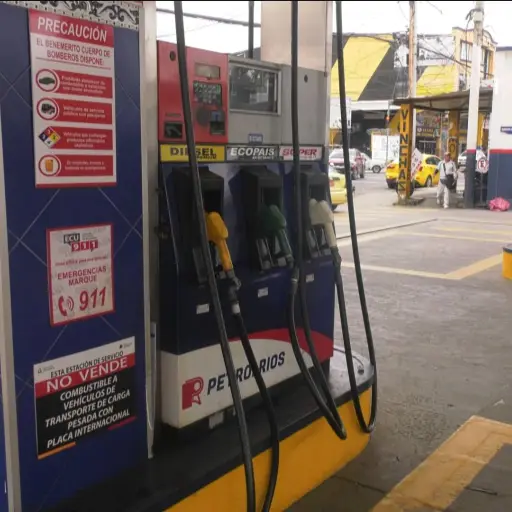 Gasolineras de Manabí operan con entrega limitada de diésel y advierten impactos en abastecimiento