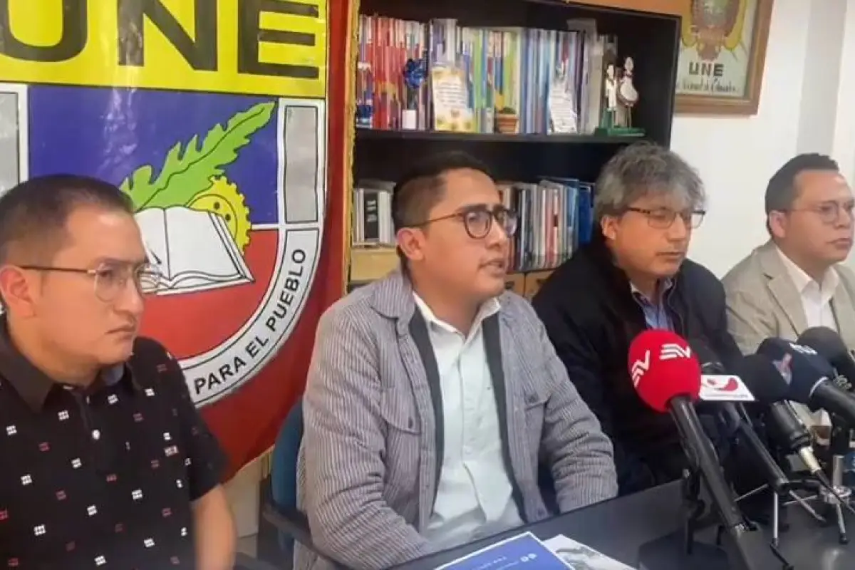 Andrés Quishpe, presidente de la UNE, en rueda de prensa anuncia movilización nacional en Ecuador el 28 de mayo