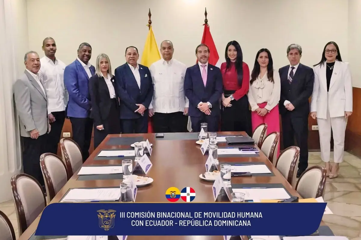 Reunión bilateral entre Ecuador y República Dominicana por acuerdo de movilidad humana y asistencia consular.
