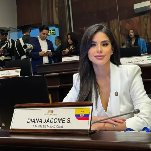 Asamblea Nacional rechaza levantar la inmunidad parlamentaria a Diana Jácome por presunta calumnia  