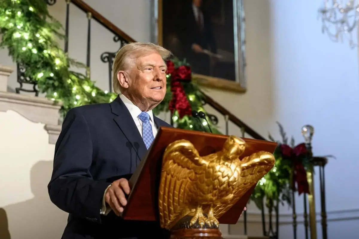 El presidente Donald Trump notificó la posibilidad de imponer un gravamen elevado a los productos provenientes de Reino Unido