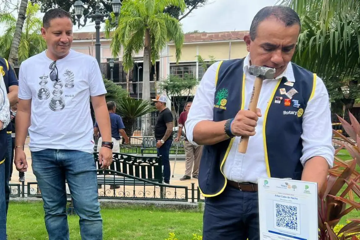 El alcalde Javier Pincay, en uno de los eventos que participó este sábado 25 de abril., El Diario