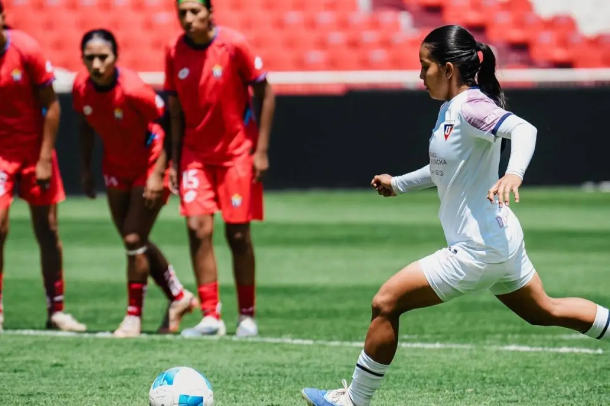 Equipo femenino de Liga de Quito concreta una histórica goleada de 10-2 ante El Nacional.