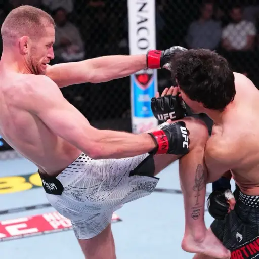 Adrián Luna Martinetti cae por decisión unánime ante Davey Grant en su debut en la UFC  