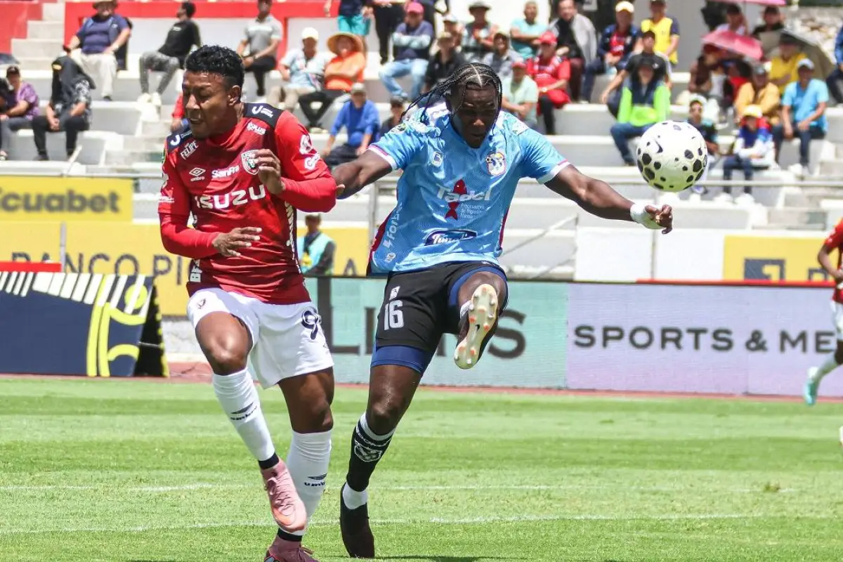Manta FC, equipo manabita, fue goleado en el Estadio Olímpico de la ciudad de Ibarra., Foto: Apifoto