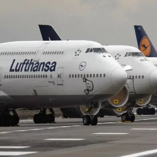 La aerolínea Lufthansa cancela 20 mil vuelos ante la crisis de suministro de queroseno por conflicto en Irán