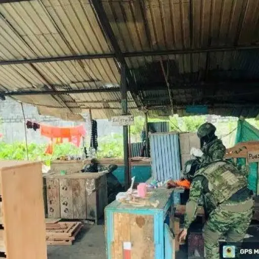 Fuerzas Armadas incautan celulares y armas blancas durante operativo en cárcel de Morona Santiago
