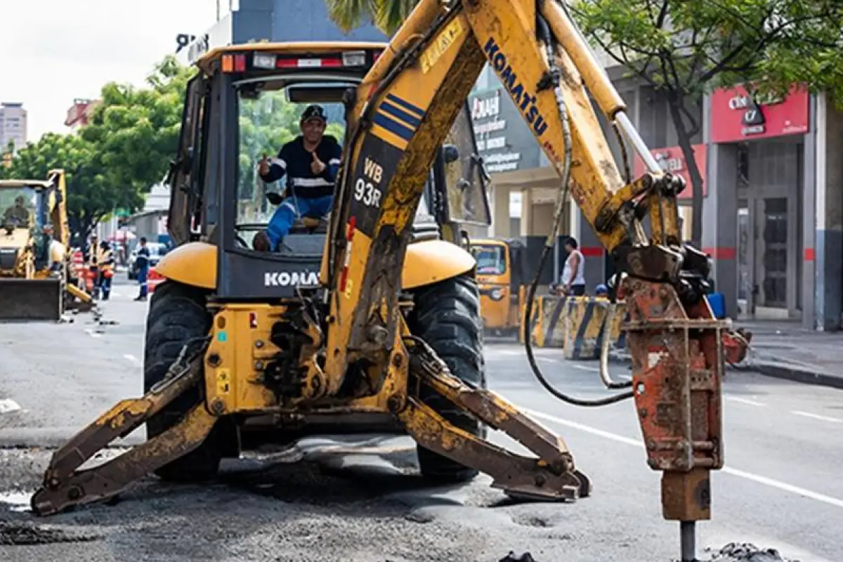 Así avanzan los trabajos en una de las calles clave que conecta el centro y sur de Guayaquil