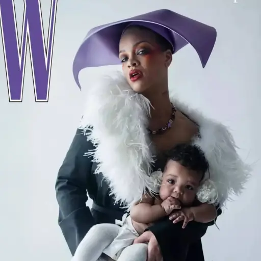Rihanna presenta a su hija en portada de W Magazine con un diseño exclusivo de Dior