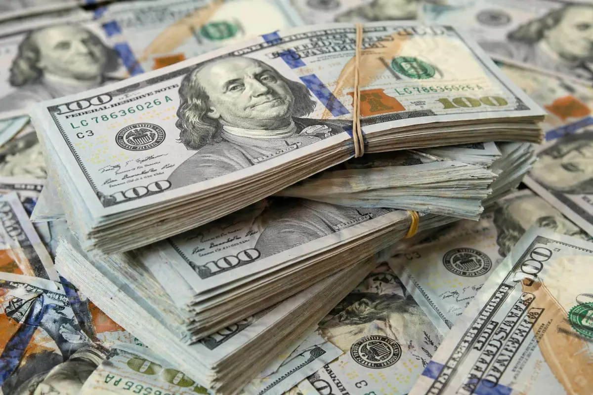 FMI aprueba desembolso de 394 millones de dólares para Ecuador tras revisión del programa