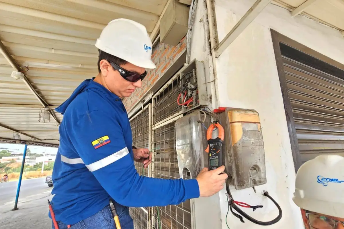 Ministra Sariha Moya confirma subsidio temporal por consumo extra de energía en Litoral., X: @CNEL_EP