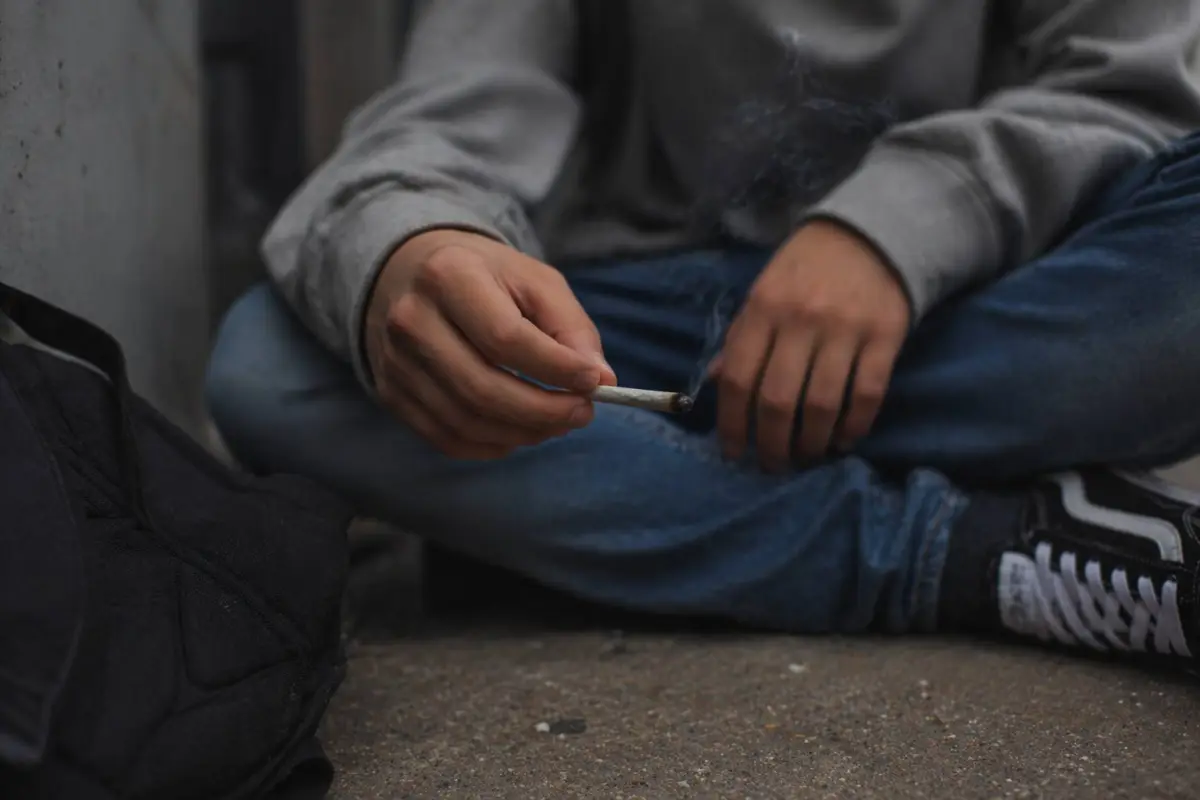 Un consumo prolongado de drogas puede causar trastornos mentales. , Imagen creada con IA