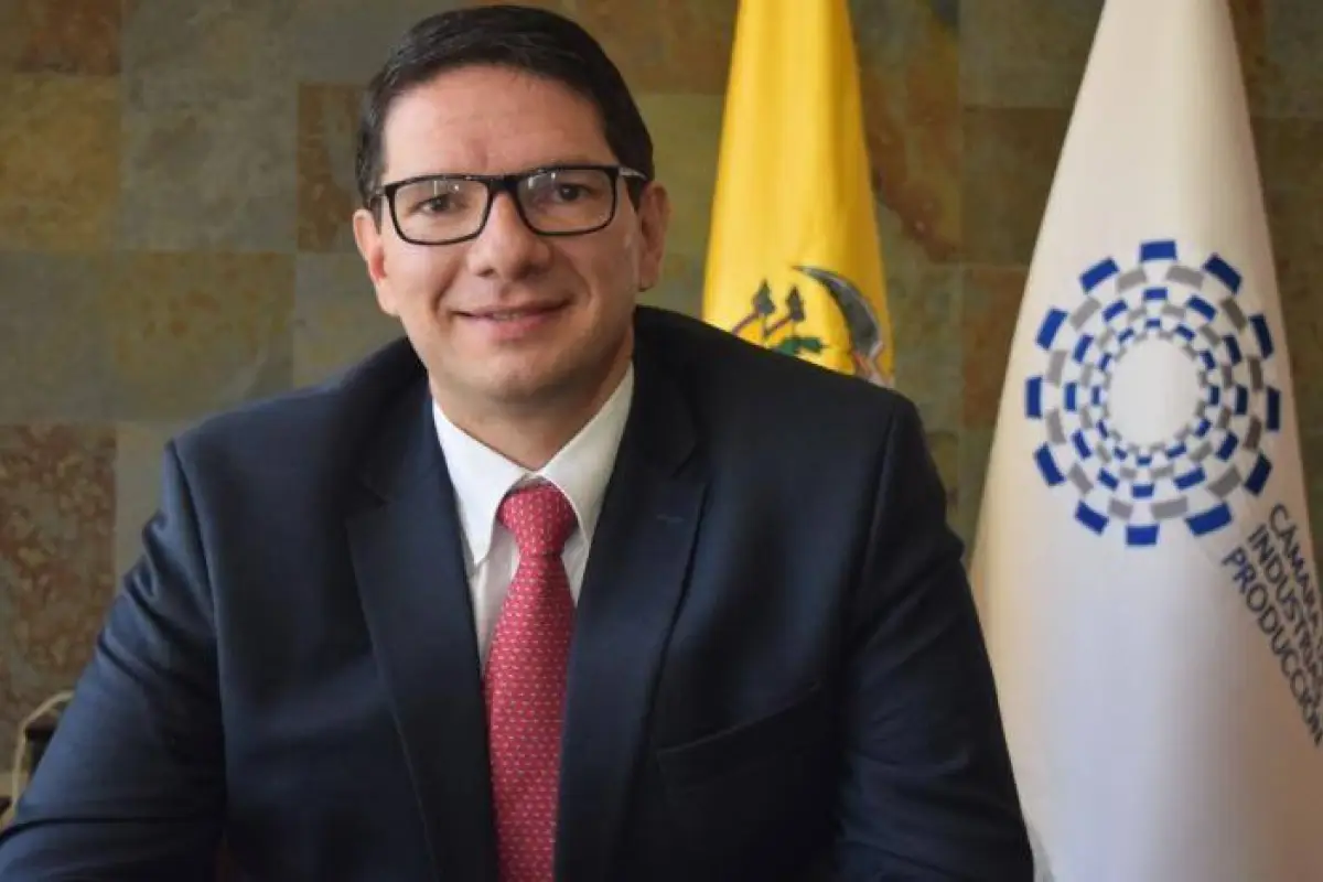 Embajador Pablo Zambrano es cesado por decreto de Noboa en EE.UU.