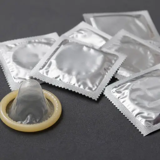 Preservativos subirán hasta 30% por impacto de la guerra en Oriente Próximo