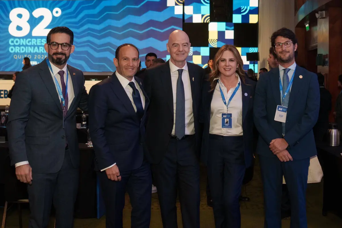 Gianni Infantino y Francisco Egas en en Congreso realizado en Quito