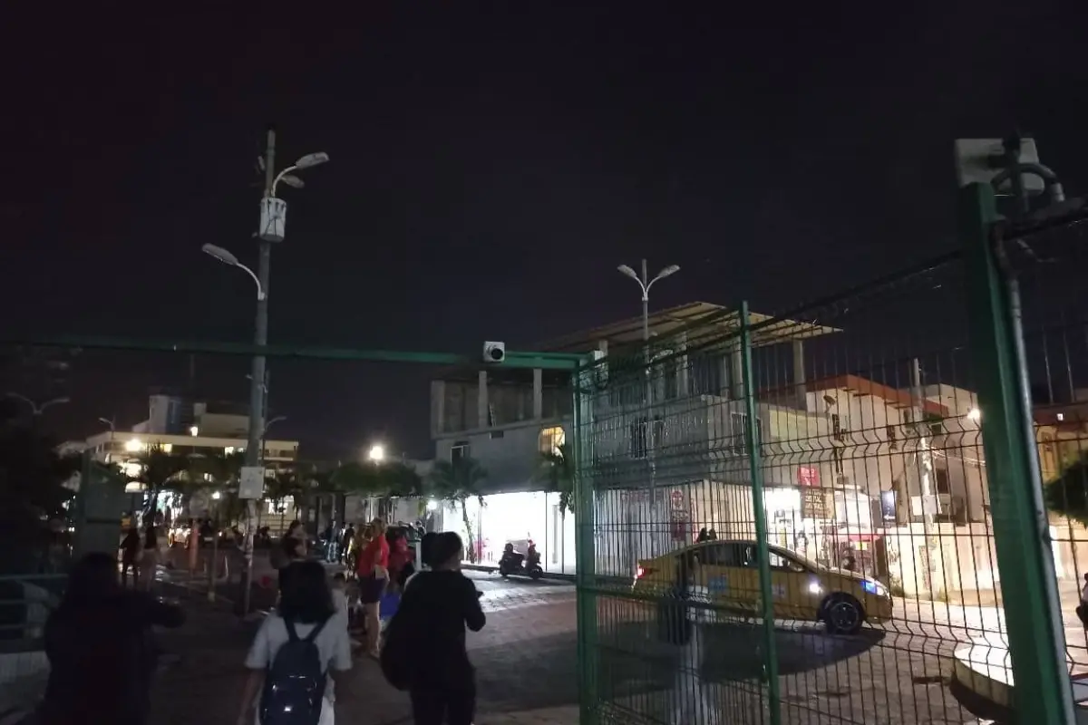 Así permanecen los exteriores de la ULEAM desde hace dos semanas. (fotografía tomada el miércoles 22 de abril de 2026)., El Diario
