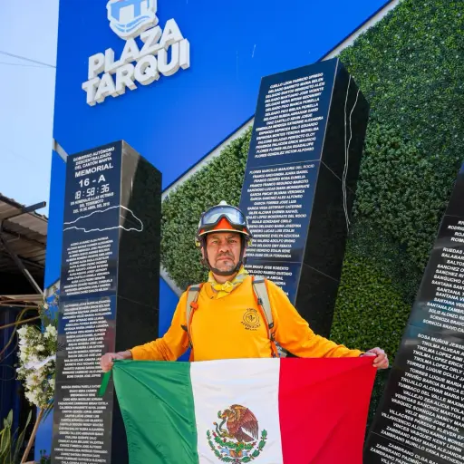 Ismael Villegas, rescatista mexicano, regresó a Manta 10 años después del terremoto del 16A