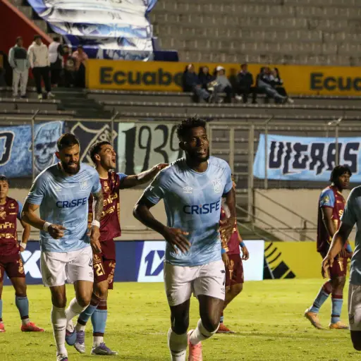 Universidad Católica golea a Macará y lidera la LigaPro por gol diferencia