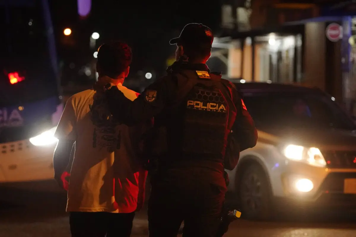 La Policía y las Fuerzas Armadas realizan operativos durante el toque de queda. La medida estuvo vigente entre el 16 y el 30 de marzo de 2026., Agencia API.